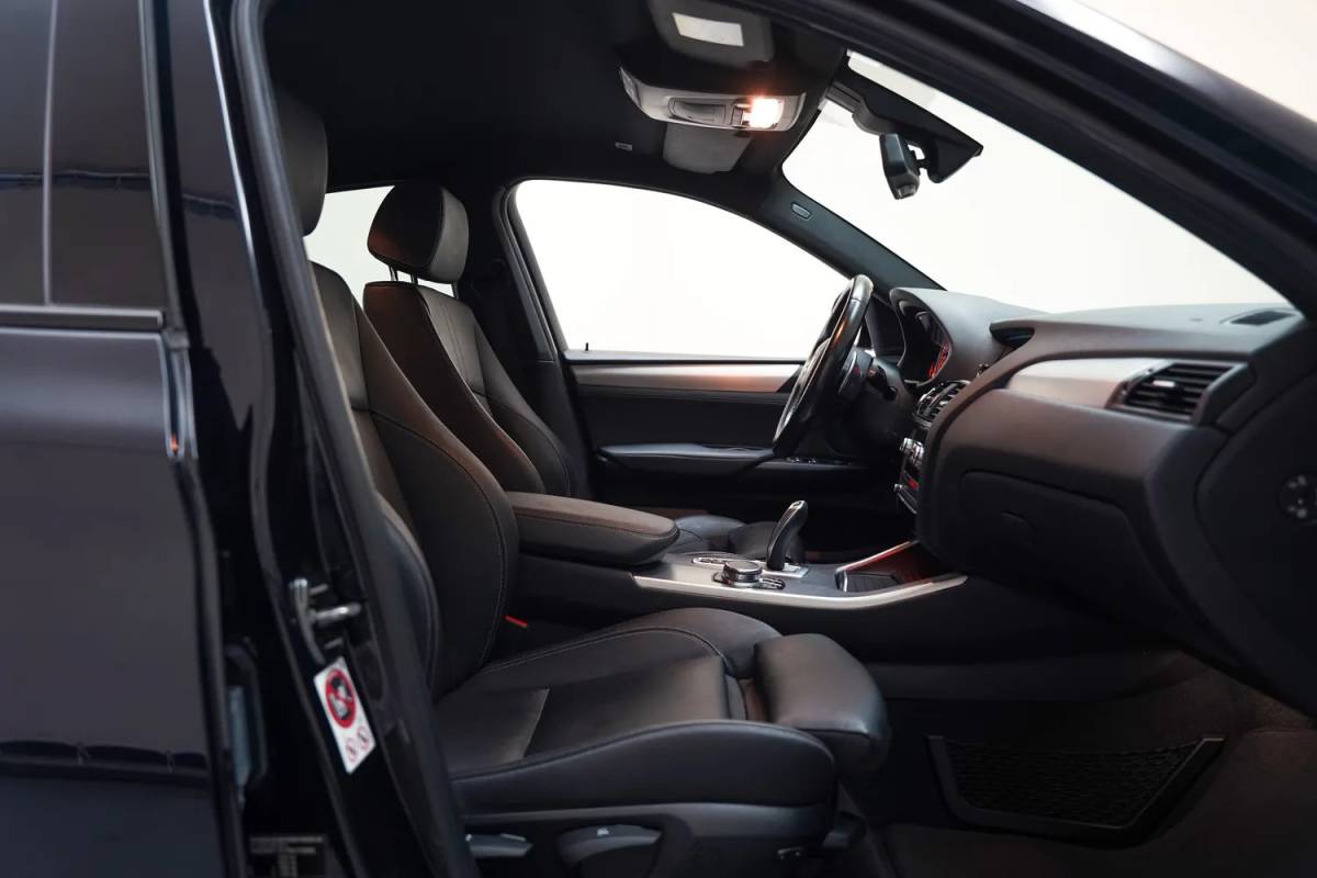 BMW X4 BMW X4 xDrive 20i M Sport High Executive Aut. [ Leder Camera Xenon Stoelverwarming.]