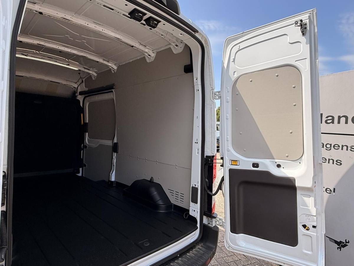 Ford E-Transit Ford E-Transit 350 L3H3 Trend 68 kWh SCI | 230 KM | SOH 99,2% | Navigatie | Adaptieve Cruise Control