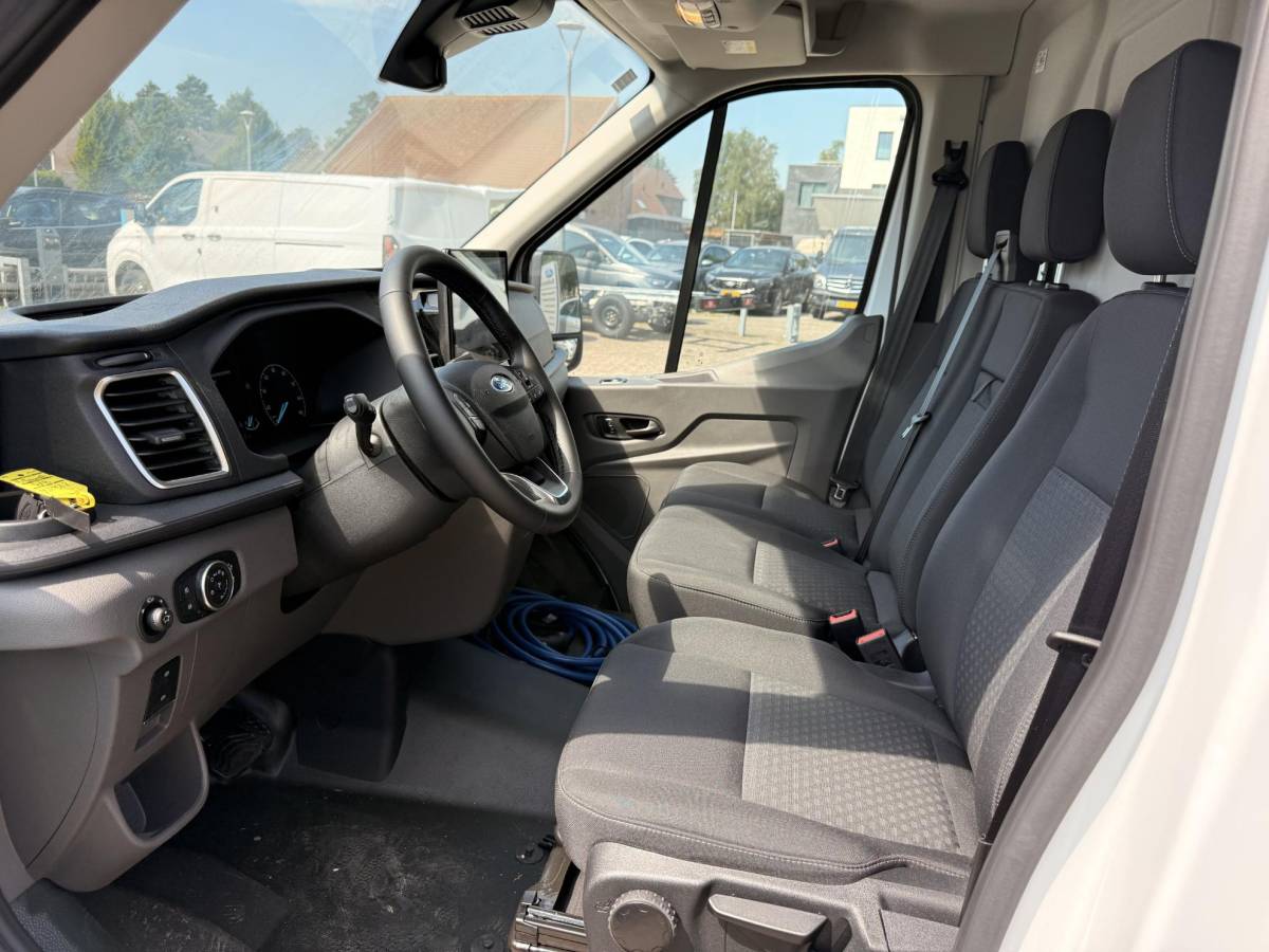 Ford E-Transit Ford E-Transit 350 L3H3 Trend 68 kWh SCI | 230 KM | SOH 99,2% | Navigatie | Adaptieve Cruise Control