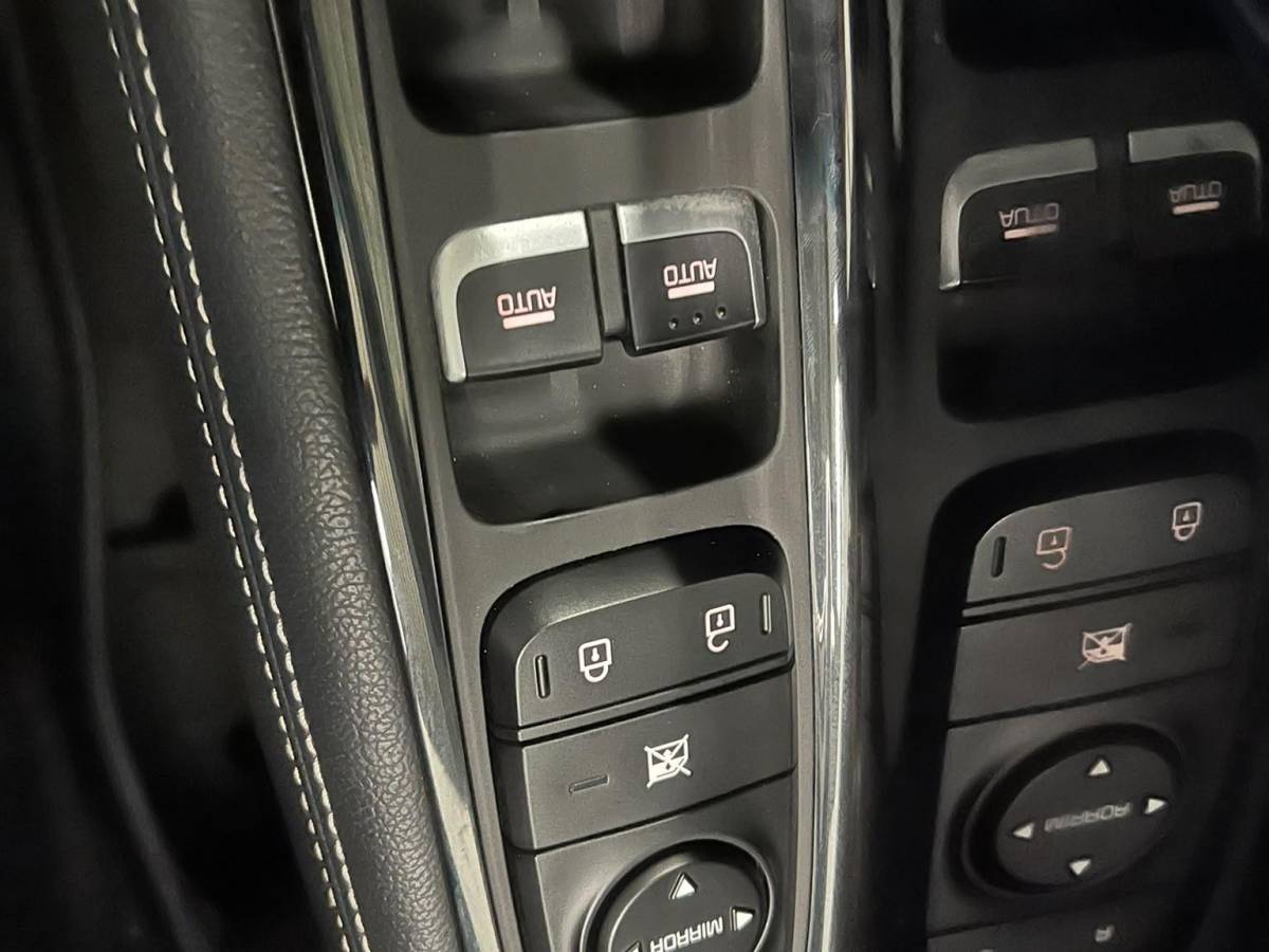 Kia Niro Kia Niro 1.6 GDi PHEV ExecutiveLine Navigatie Apple Carplay Android Auto Camera Parkeersensoren achter Adaptive Cruise Control Stoelverwarming en verkoeling Stuurverwarming Elektrisch verstelbare stoelen Climate Control