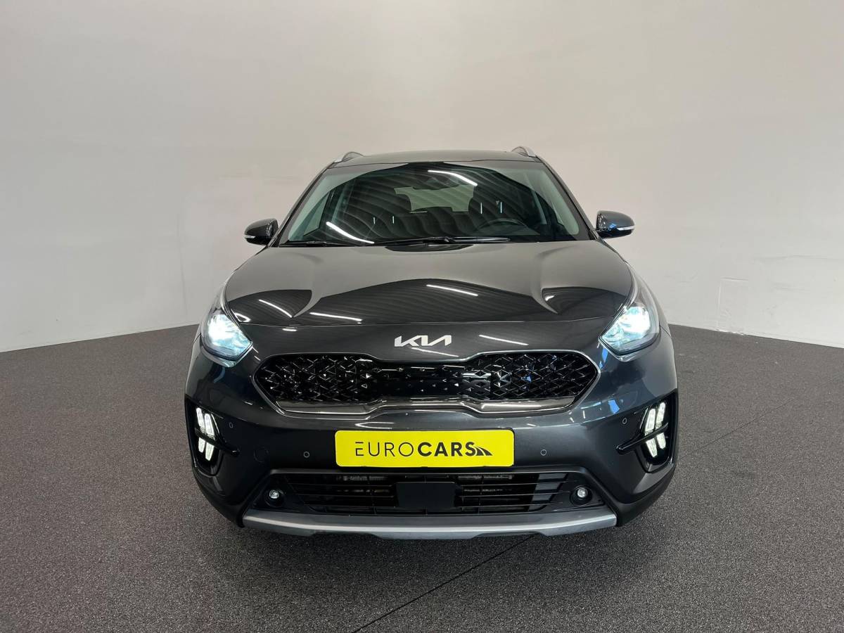 Kia Niro Kia Niro 1.6 GDi PHEV ExecutiveLine Navigatie Apple Carplay Android Auto Camera Parkeersensoren achter Adaptive Cruise Control Stoelverwarming en verkoeling Stuurverwarming Elektrisch verstelbare stoelen Climate Control