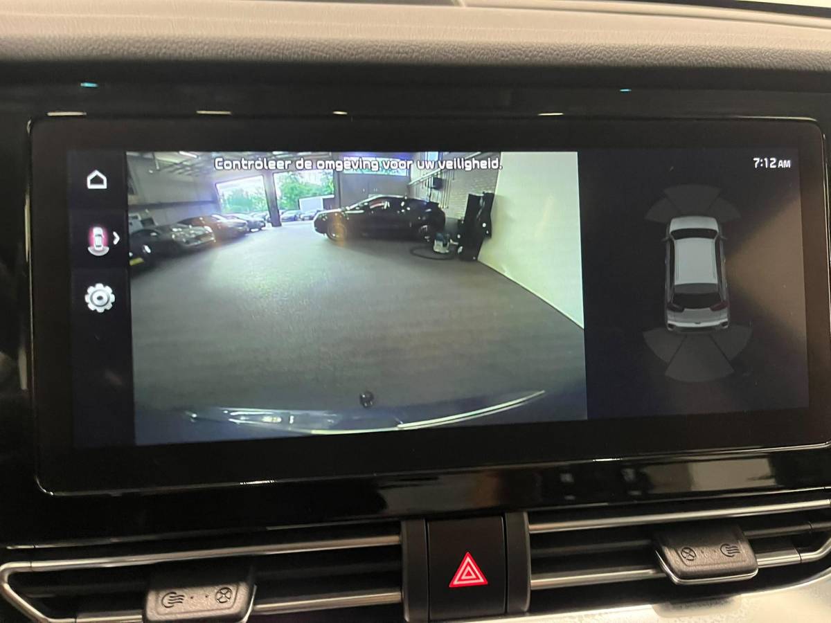 Kia Niro Kia Niro 1.6 GDi PHEV ExecutiveLine Navigatie Apple Carplay Android Auto Camera Parkeersensoren achter Adaptive Cruise Control Stoelverwarming en verkoeling Stuurverwarming Elektrisch verstelbare stoelen Climate Control