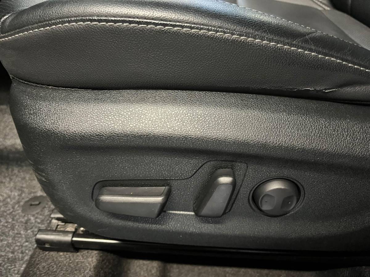 Kia Niro Kia Niro 1.6 GDi PHEV ExecutiveLine Navigatie Apple Carplay Android Auto Camera Parkeersensoren achter Adaptive Cruise Control Stoelverwarming en verkoeling Stuurverwarming Elektrisch verstelbare stoelen Climate Control
