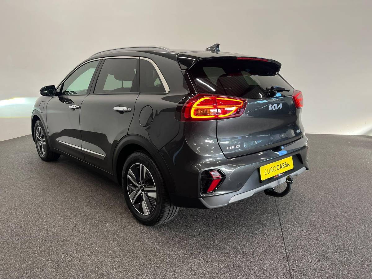 Kia Niro Kia Niro 1.6 GDi PHEV ExecutiveLine Navigatie Apple Carplay Android Auto Camera Parkeersensoren achter Adaptive Cruise Control Stoelverwarming en verkoeling Stuurverwarming Elektrisch verstelbare stoelen Climate Control