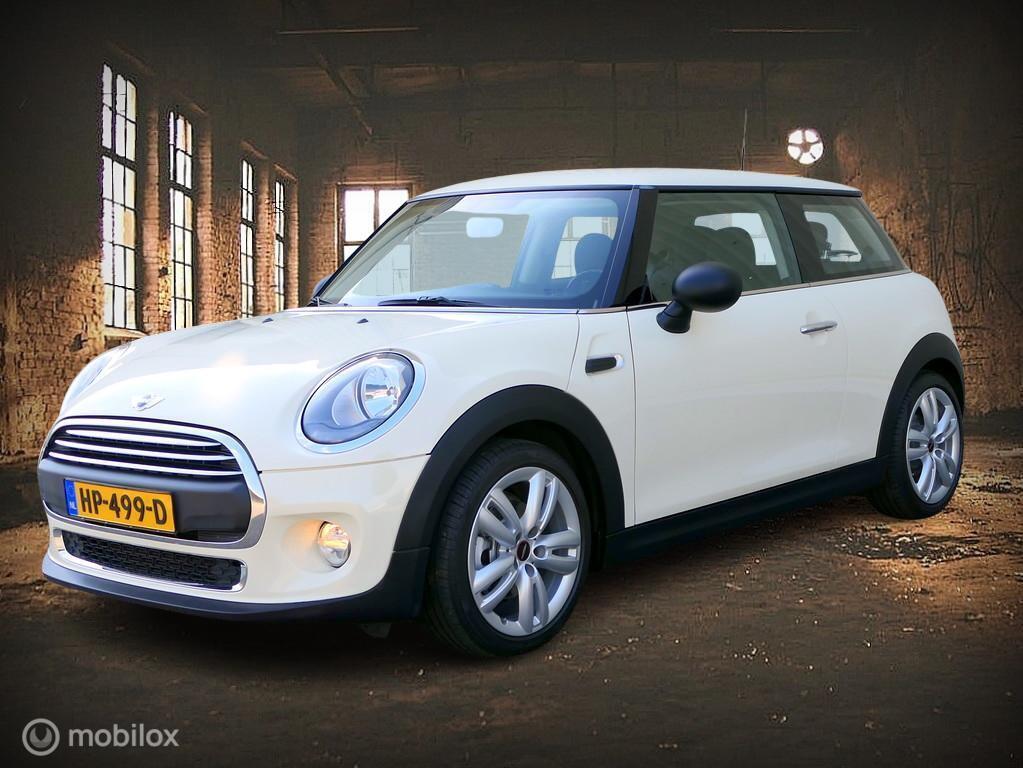 MINI One Mini One Business – navi – 17″ JCW – 102 PK versie – NL auto