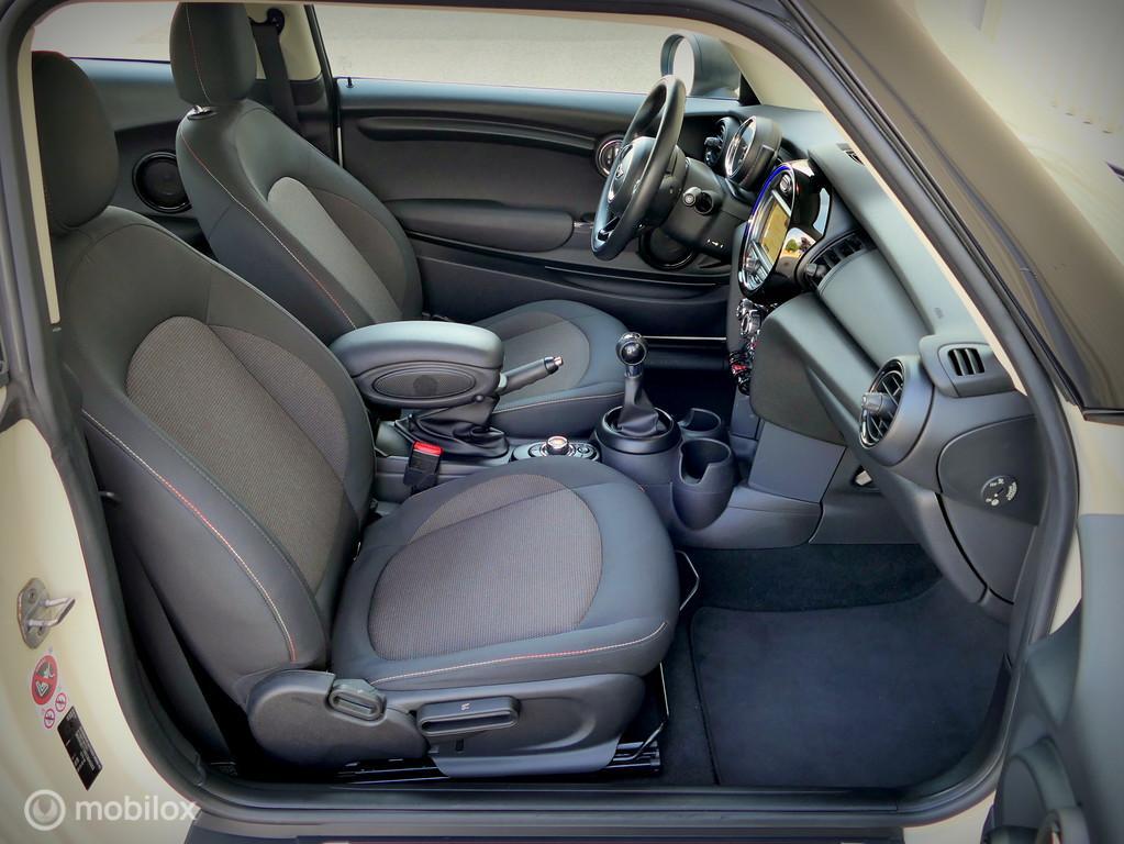 MINI One Mini One Business – navi – 17″ JCW – 102 PK versie – NL auto