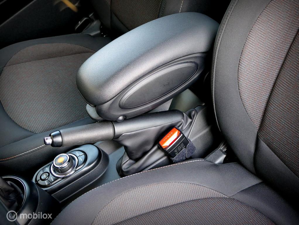 MINI One Mini One Business – navi – 17″ JCW – 102 PK versie – NL auto