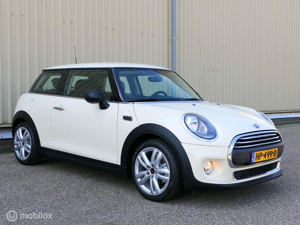 MINI One Mini One Business – navi – 17″ JCW – 102 PK versie – NL auto