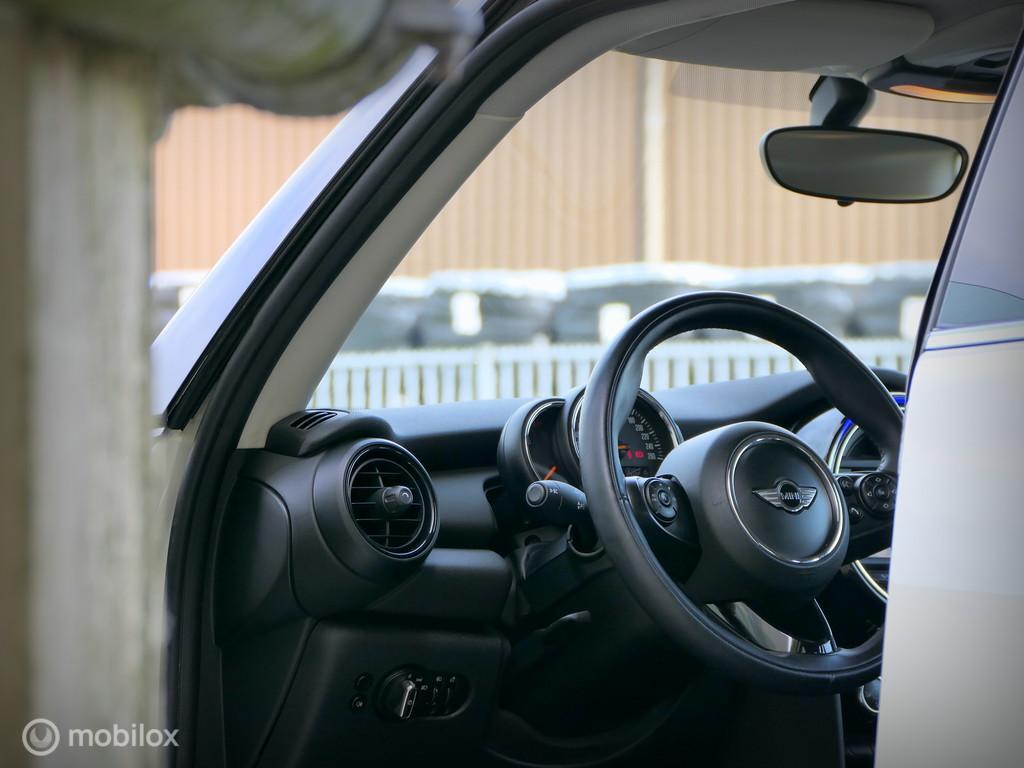 MINI One Mini One Business – navi – 17″ JCW – 102 PK versie – NL auto