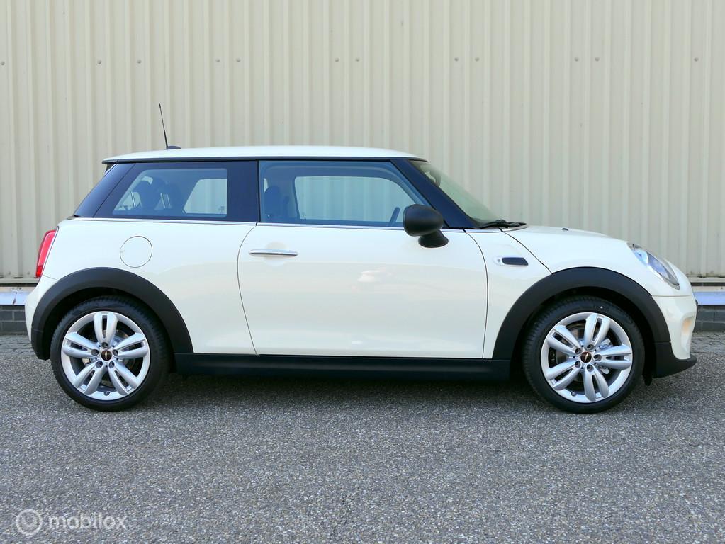 MINI One Mini One Business – navi – 17″ JCW – 102 PK versie – NL auto