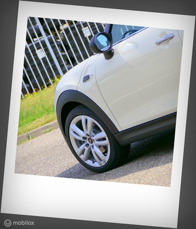 MINI One Mini One Business – navi – 17″ JCW – 102 PK versie – NL auto
