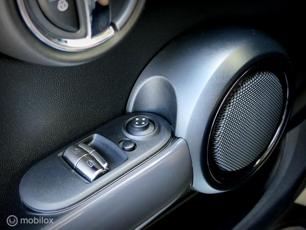 MINI One Mini One Business – navi – 17″ JCW – 102 PK versie – NL auto