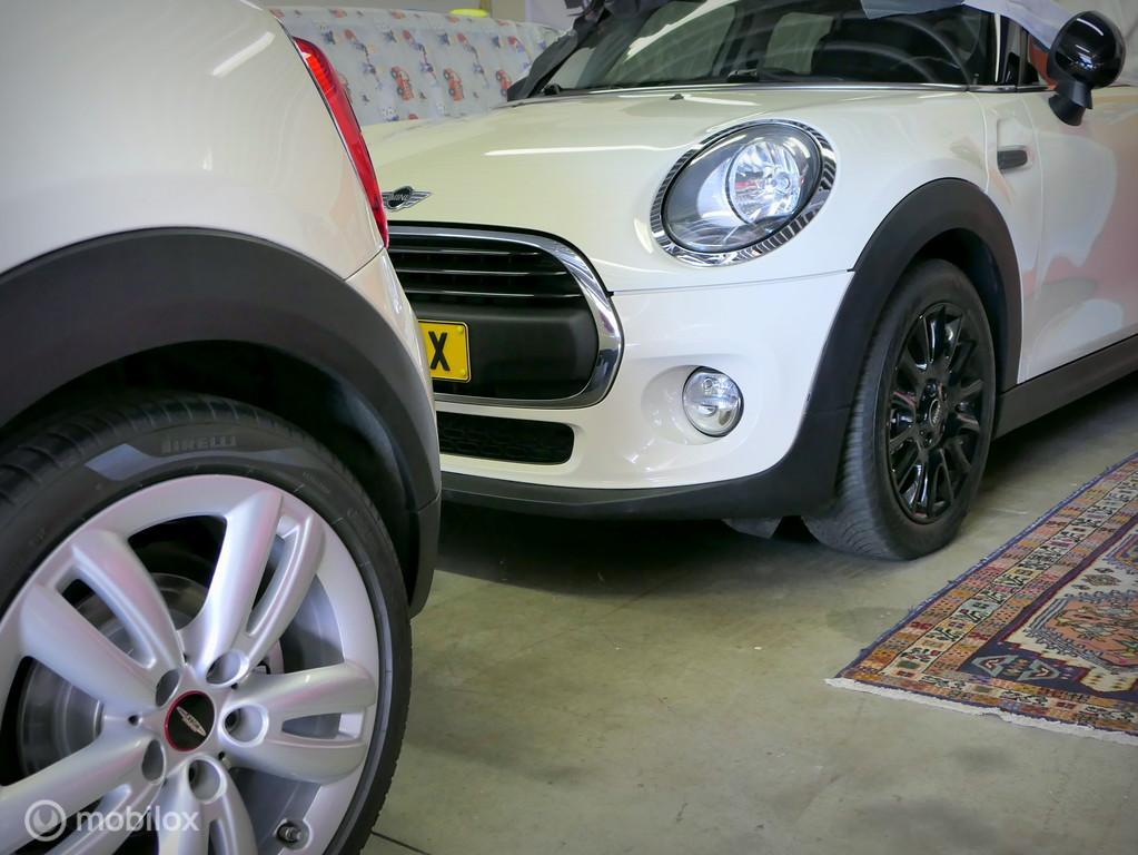MINI One Mini One Business – navi – 17″ JCW – 102 PK versie – NL auto