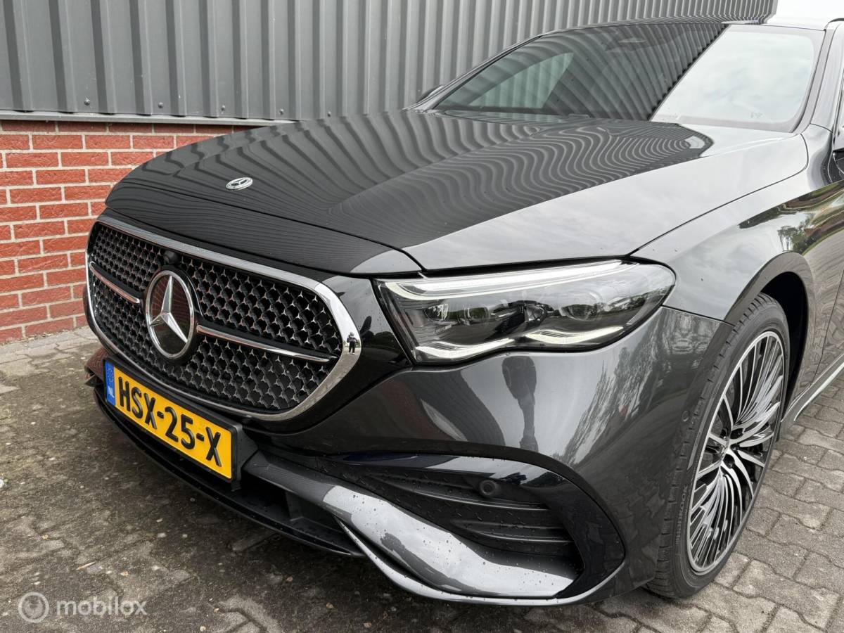 Mercedes-Benz E-Klasse Mercedes E-klasse E300 de 4MATIC AMG Line Pano Burmester 4D Head-up Adaptive Cruise 360 Camera