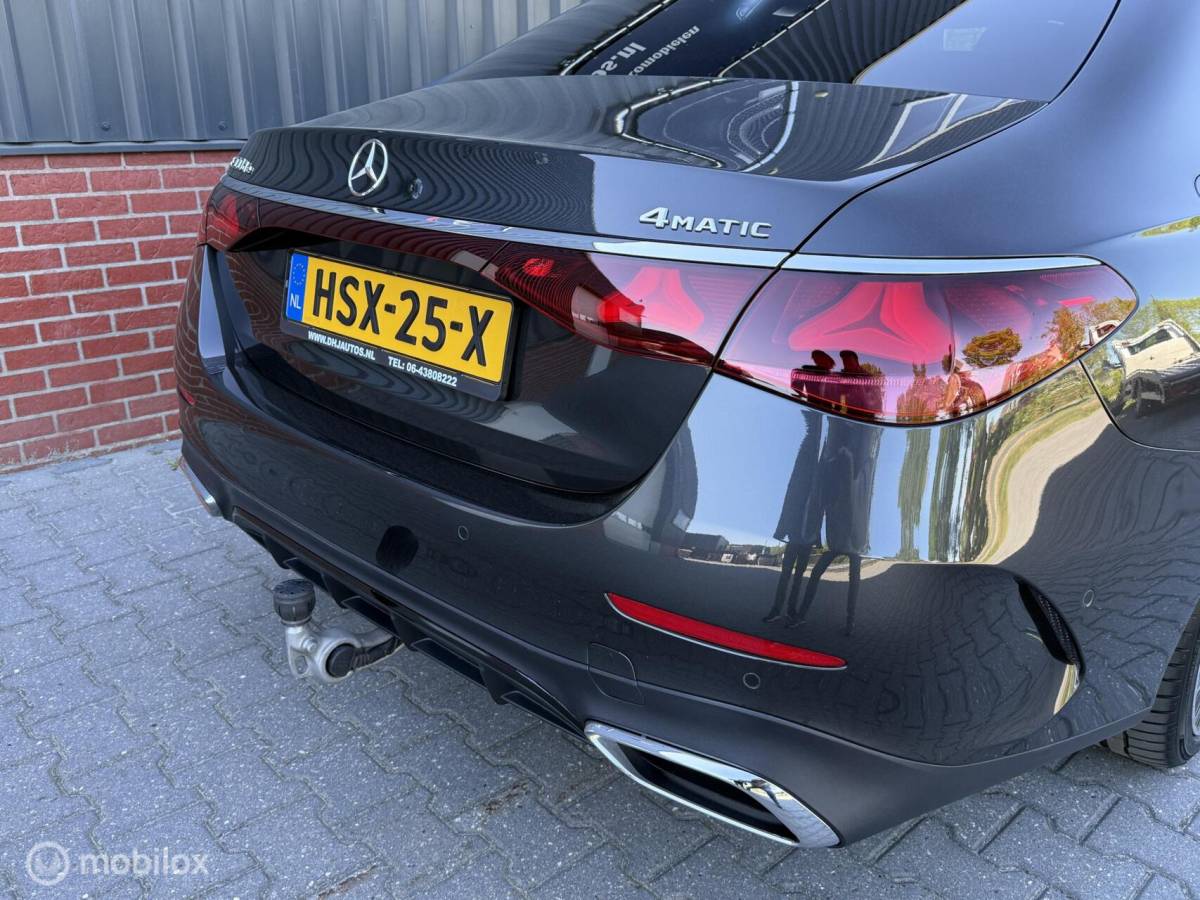 Mercedes-Benz E-Klasse Mercedes E-klasse E300 de 4MATIC AMG Line Pano Burmester 4D Head-up Adaptive Cruise 360 Camera