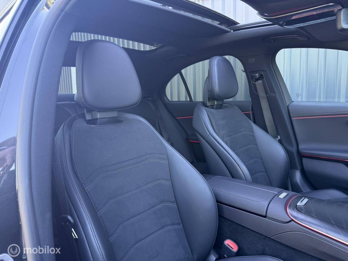 Mercedes-Benz E-Klasse Mercedes E-klasse E300 de 4MATIC AMG Line Pano Burmester 4D Head-up Adaptive Cruise 360 Camera