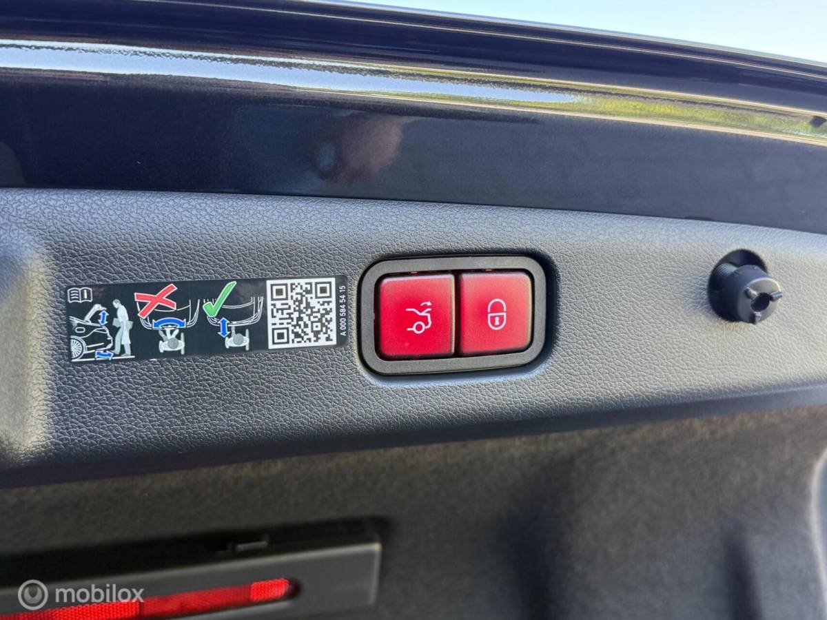 Mercedes-Benz E-Klasse Mercedes E-klasse E300 de 4MATIC AMG Line Pano Burmester 4D Head-up Adaptive Cruise 360 Camera