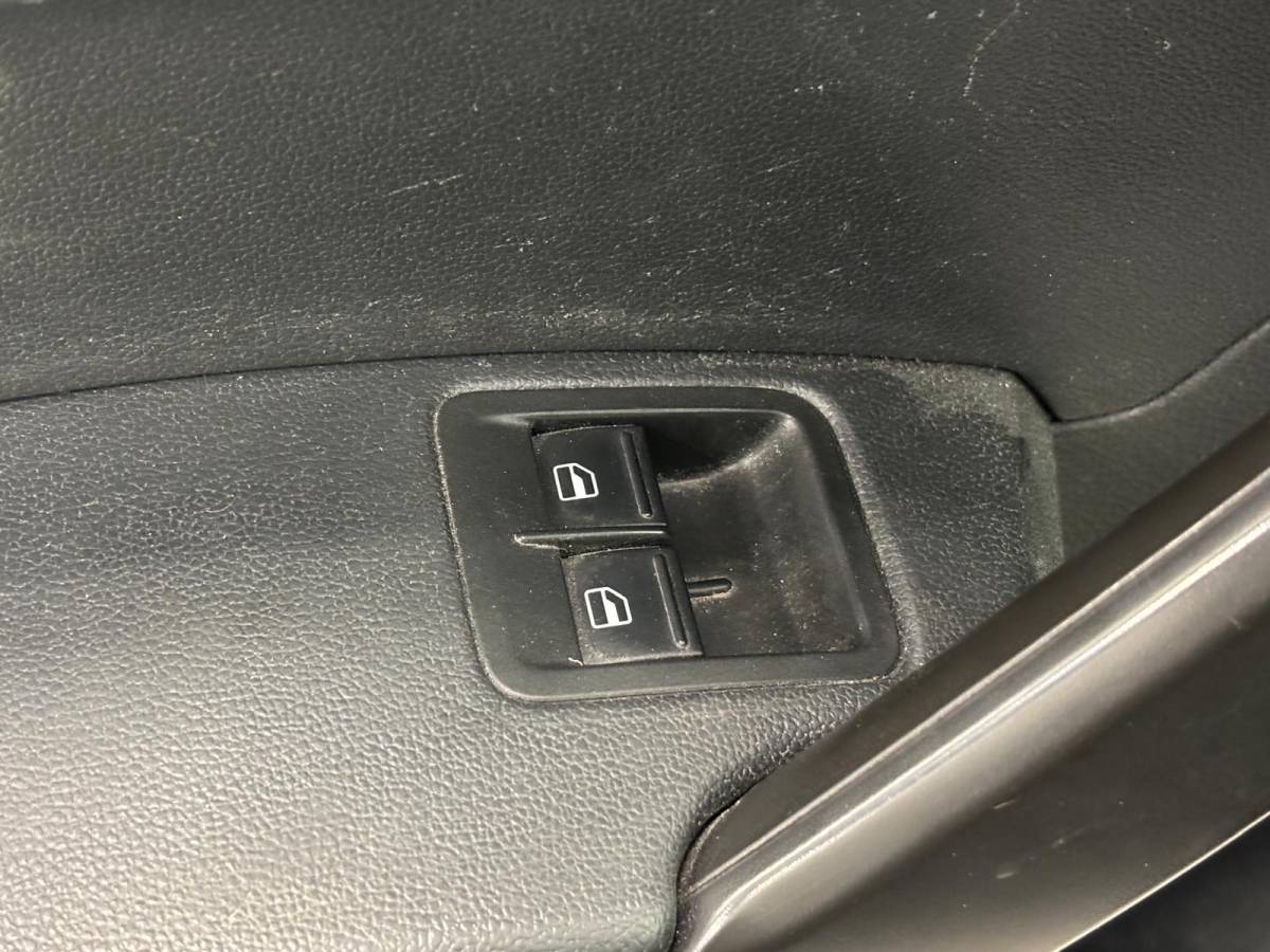 Volkswagen Caddy Volkswagen Caddy 2.0 TDI L2 Maxi Parkersensoren Stoelverwarming Airco Trekhaak Cruise Control