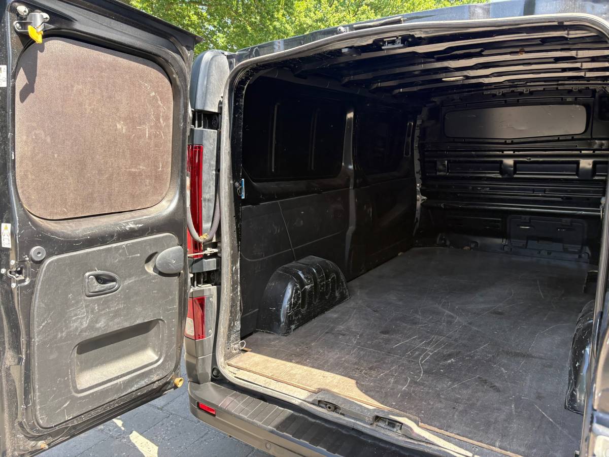 Renault Trafic Renault Trafic |Nissan Primastar|2.0 dCi 130 L2H1 131PK|NAP|airco|cruise|LED|achteruitrijcamera|apple carplay|trekhaak|navi|parkee