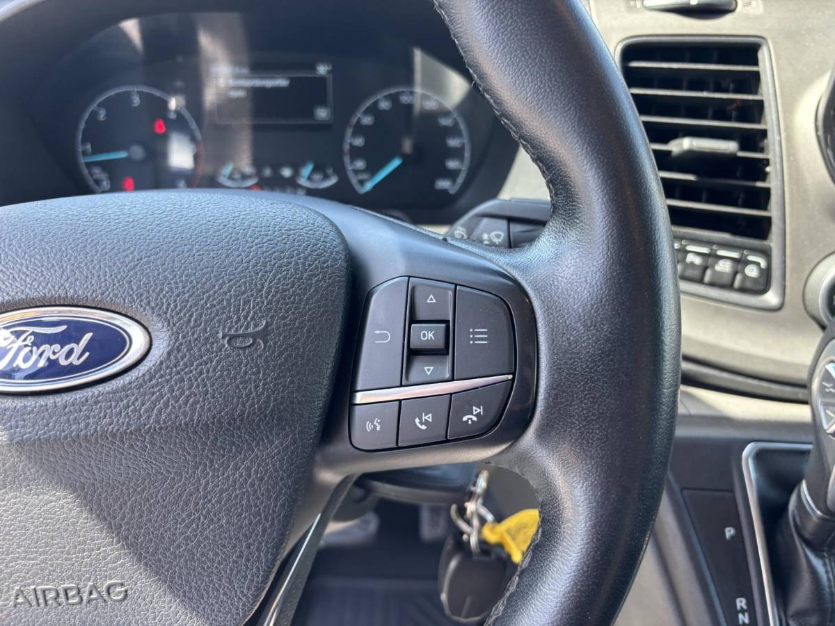 Ford Transit Custom Ford Transit Custom 300 2.0 TDCI L1H1 Trend | SCI | 130pk Automaat | Trekhaak | Carplay & Android Auto | 3 zits | Achteruitrijcamera | Cruise control | Stoelverwarming