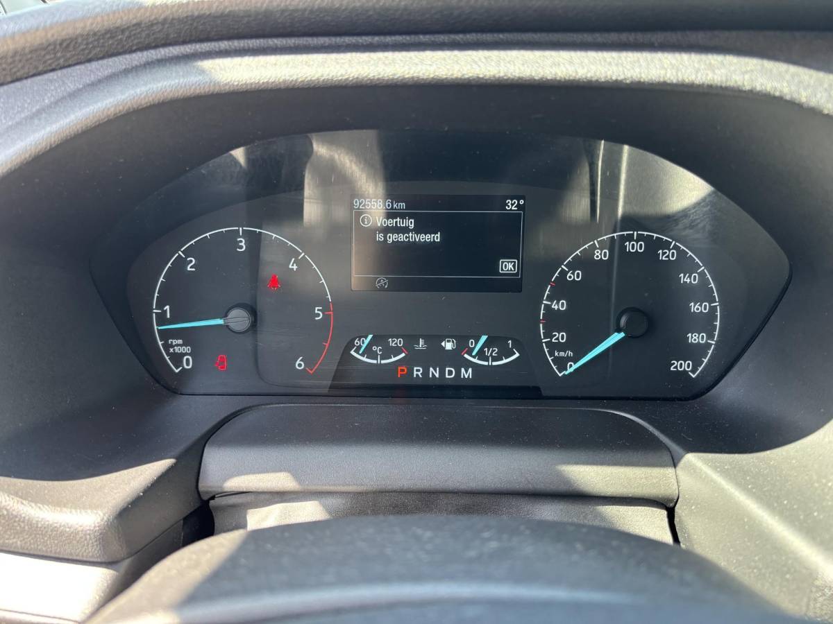 Ford Transit Custom Ford Transit Custom 300 2.0 TDCI L1H1 Trend | SCI | 130pk Automaat | Trekhaak | Carplay & Android Auto | 3 zits | Achteruitrijcamera | Cruise control | Stoelverwarming