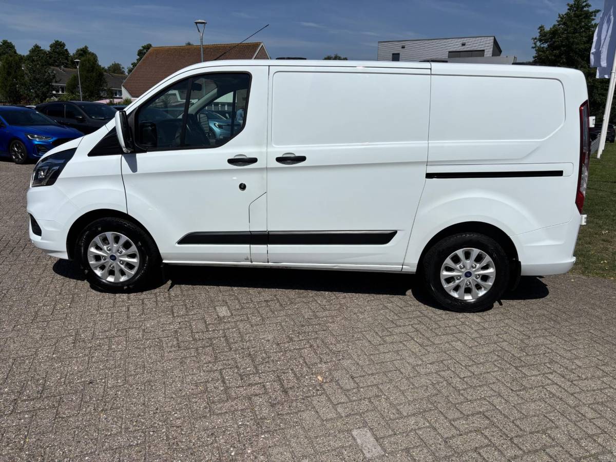 Ford Transit Custom Ford Transit Custom 300 2.0 TDCI L1H1 Trend | SCI | 130pk Automaat | Trekhaak | Carplay & Android Auto | 3 zits | Achteruitrijcamera | Cruise control | Stoelverwarming