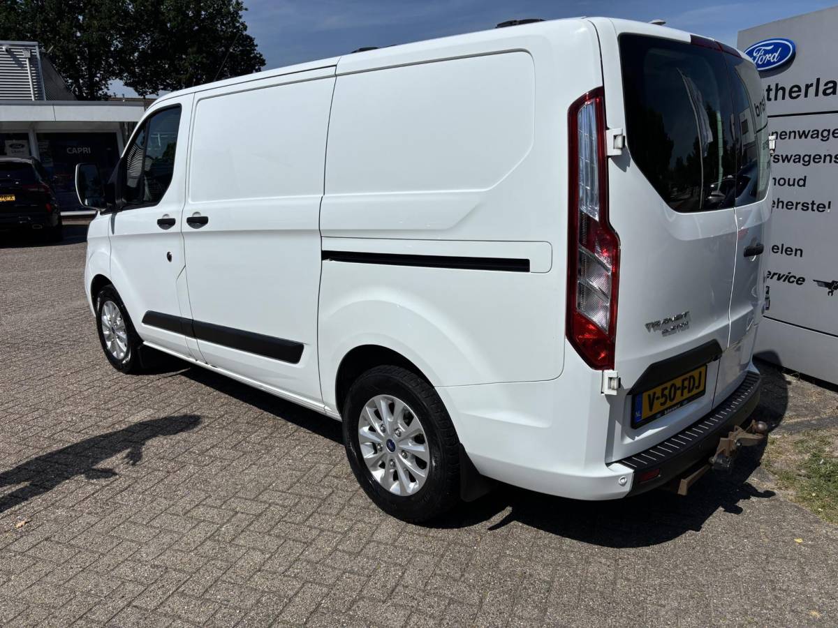 Ford Transit Custom Ford Transit Custom 300 2.0 TDCI L1H1 Trend | SCI | 130pk Automaat | Trekhaak | Carplay & Android Auto | 3 zits | Achteruitrijcamera | Cruise control | Stoelverwarming