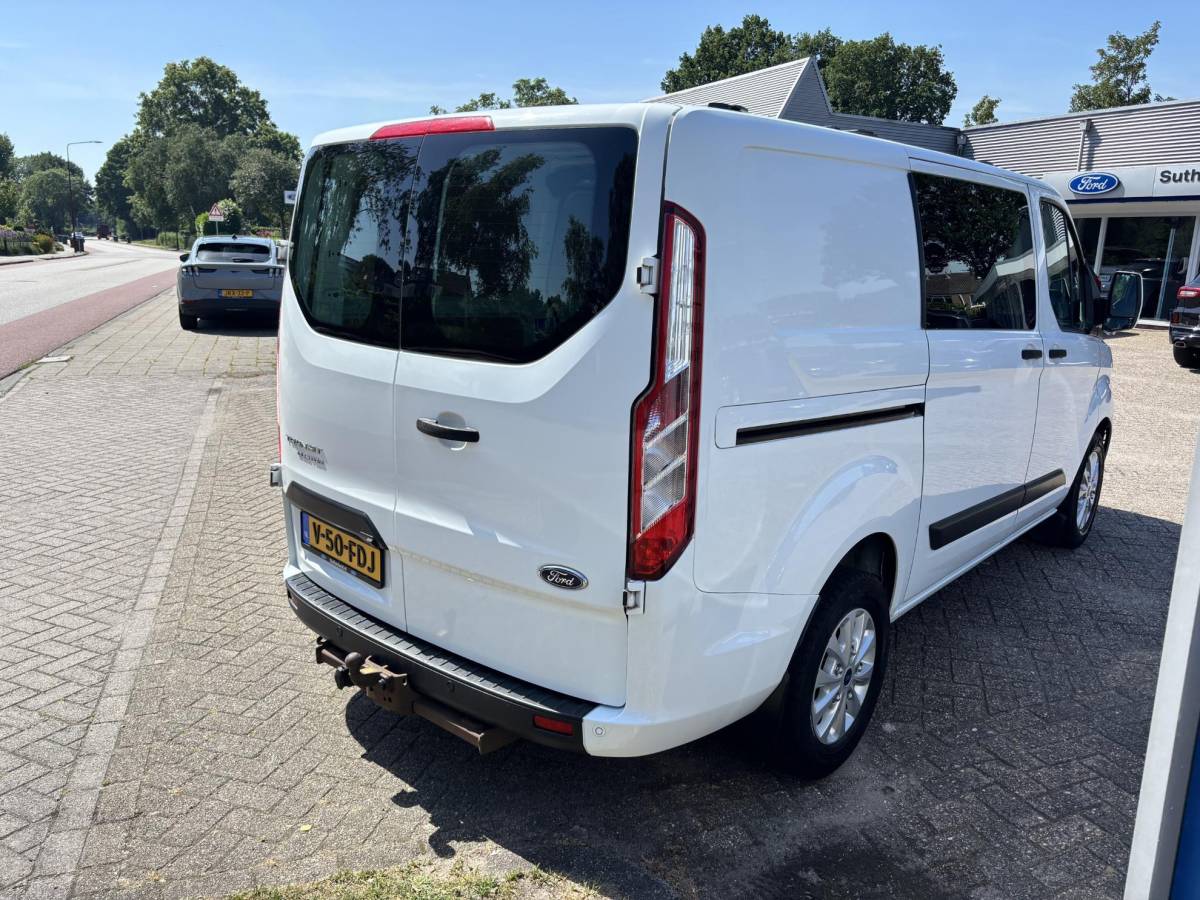 Ford Transit Custom Ford Transit Custom 300 2.0 TDCI L1H1 Trend | SCI | 130pk Automaat | Trekhaak | Carplay & Android Auto | 3 zits | Achteruitrijcamera | Cruise control | Stoelverwarming