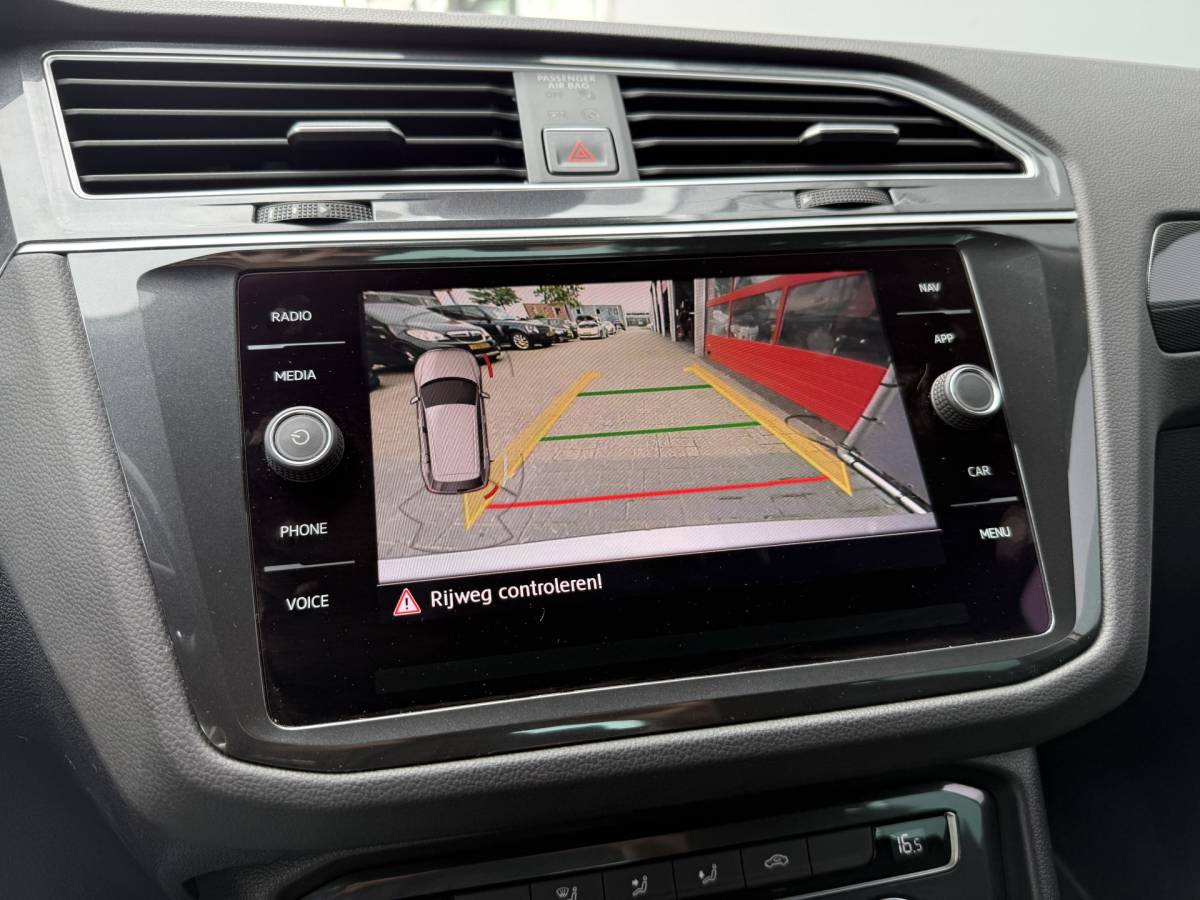 Volkswagen Tiguan Volkswagen Tiguan BWJ 2017 1.4 TSI 150 PK ACT Highline AUTOMAAT | FULL LED | ADAPTIVE CRUISE | HEAD-UP DISPLAY | CAMERA | ADAPTIVE CRUISE | CARPLAY VOORBEREID | DAB+ | NAVI | CLIMA | CRUISE | LMV | PDC