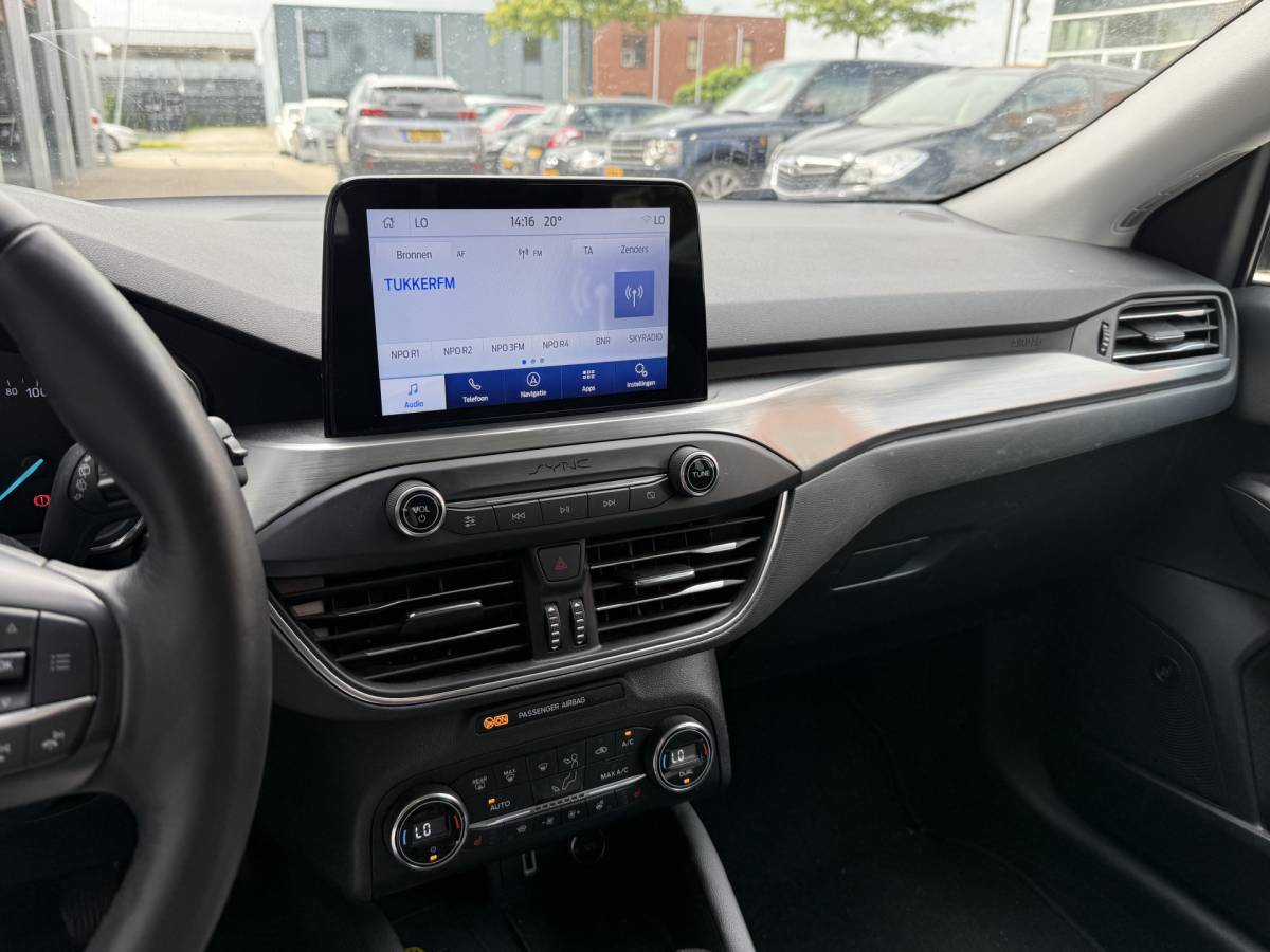 Ford Focus Ford Focus Wagon BWJ 2019 1.5 EcoBlue 120 PK  Titanium Business TREKHAAK | FULL LED | HEAD-UP DISPLAY | KEYLESS | STOEL + STUURVERW. | CARPLAY + ANDROID | NAVI | CLIMA | CRUISE | LMV | PDC