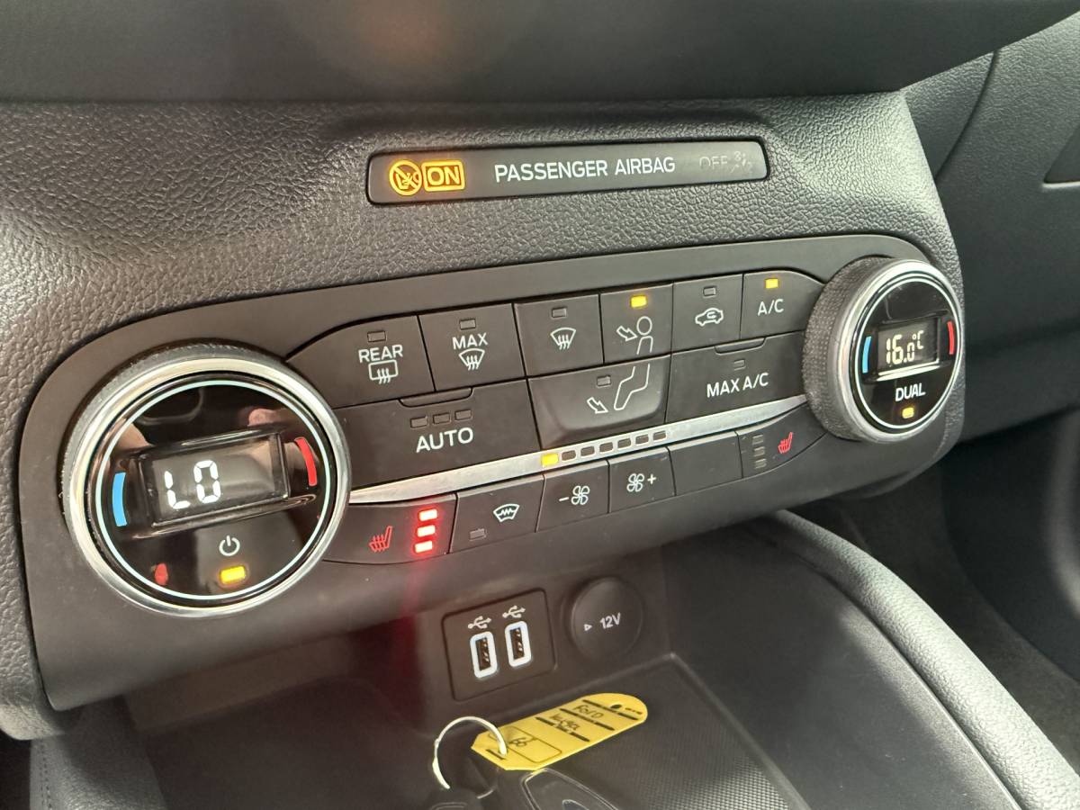 Ford Kuga Ford Kuga BWJ 2022 2.5 PHEV 225 PK Titanium FULL LED | ADAPTIVE CRUISE | STOEL + STUURVER. | VOORRUITVERW. | CAMERA | CARPLAY + ANDROID | NAVI | CLIMA | LMV | PDC