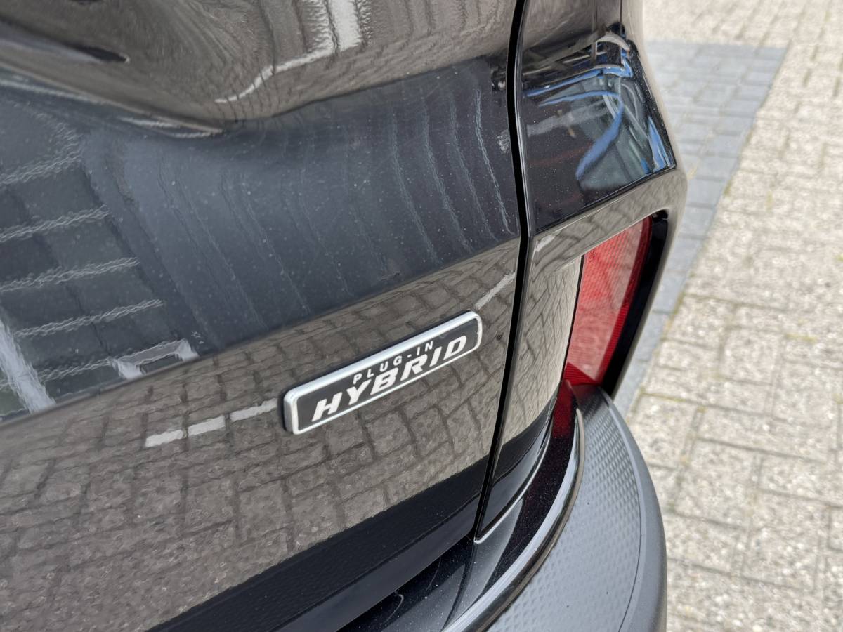 Ford Kuga Ford Kuga BWJ 2022 2.5 PHEV 225 PK Titanium FULL LED | ADAPTIVE CRUISE | STOEL + STUURVER. | VOORRUITVERW. | CAMERA | CARPLAY + ANDROID | NAVI | CLIMA | LMV | PDC