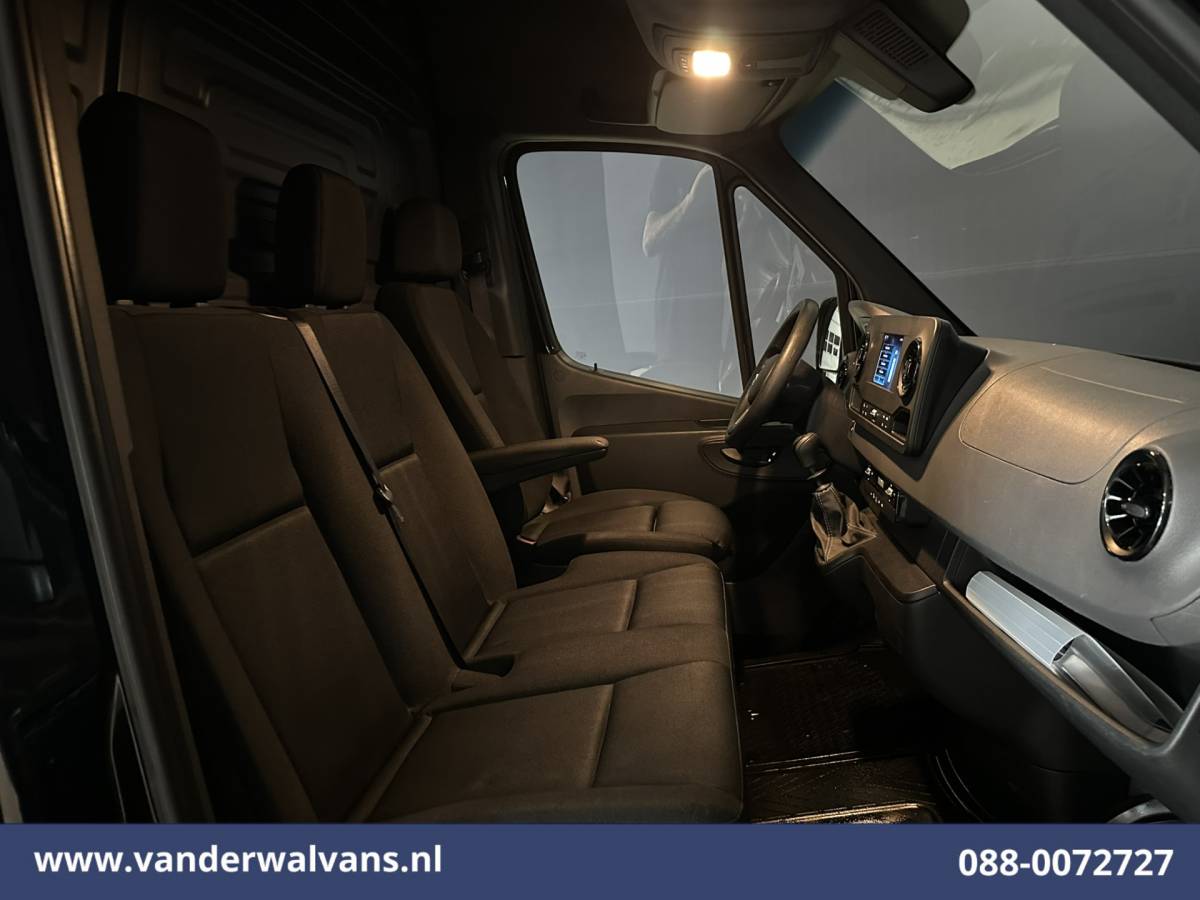 Mercedes-Benz Sprinter Mercedes-Benz Sprinter 319 CDI 191pk 3.0L V6 L3H2 Euro6 Airco | Camera | Navigatie | Chauffeursstoel | Apple Carplay Cruisecontrol, Android Auto, Stoelverwarming, 270gr Achterdeuren, Bijrijdersbank