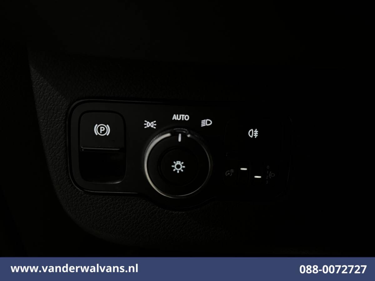 Mercedes-Benz Sprinter Mercedes-Benz Sprinter 319 CDI 191pk 3.0L V6 L3H2 Euro6 Airco | Camera | Navigatie | Chauffeursstoel | Apple Carplay Cruisecontrol, Android Auto, Stoelverwarming, 270gr Achterdeuren, Bijrijdersbank