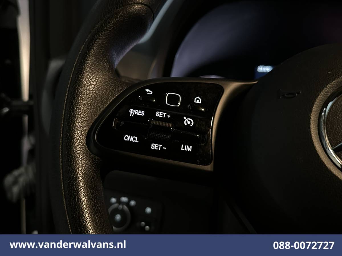 Mercedes-Benz Sprinter Mercedes-Benz Sprinter 319 CDI 191pk 3.0L V6 L3H2 Euro6 Airco | Camera | Navigatie | Chauffeursstoel | Apple Carplay Cruisecontrol, Android Auto, Stoelverwarming, 270gr Achterdeuren, Bijrijdersbank