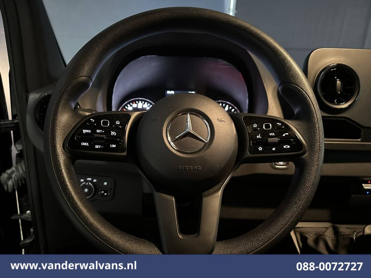 Mercedes-Benz Sprinter Mercedes-Benz Sprinter 319 CDI 191pk 3.0L V6 L3H2 Euro6 Airco | Camera | Navigatie | Chauffeursstoel | Apple Carplay Cruisecontrol, Android Auto, Stoelverwarming, 270gr Achterdeuren, Bijrijdersbank