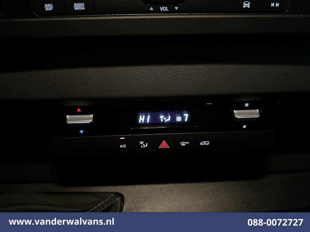 Mercedes-Benz Sprinter Mercedes-Benz Sprinter 319 CDI 191pk 3.0L V6 L3H2 Euro6 Airco | Camera | Navigatie | Chauffeursstoel | Apple Carplay Cruisecontrol, Android Auto, Stoelverwarming, 270gr Achterdeuren, Bijrijdersbank