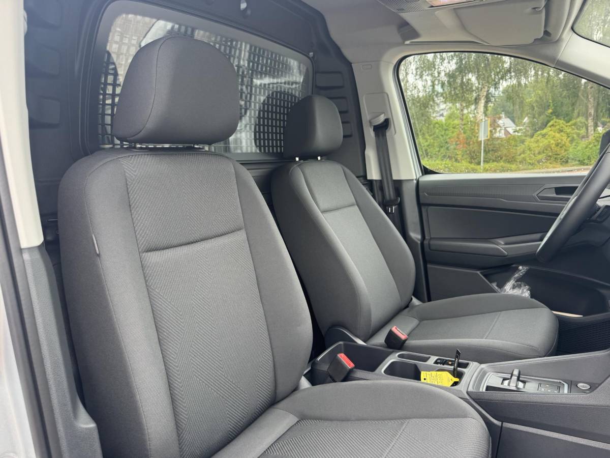 Ford Transit Connect Ford Transit Connect 1.5 EcoBoost PHEV L2 Trend | SCI | 150pk | Laadschot met ruit | Ruiten in achterdeuren | Verwarmde Voorstoelen