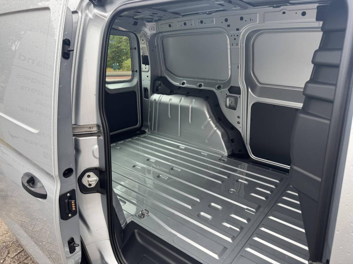 Ford Transit Connect Ford Transit Connect 1.5 EcoBoost PHEV L2 Trend | SCI | 150pk | Laadschot met ruit | Ruiten in achterdeuren | Verwarmde Voorstoelen