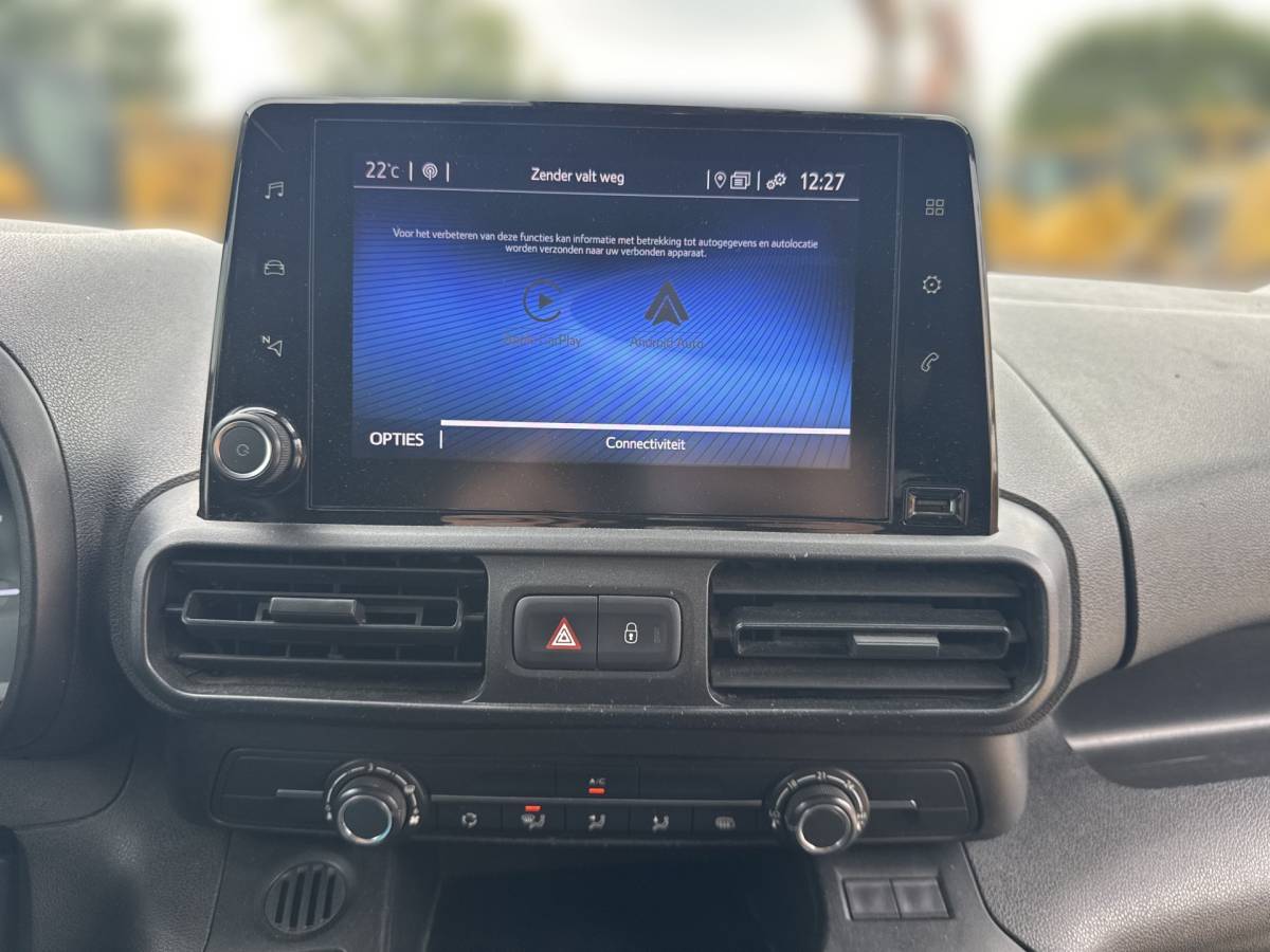 Toyota ProAce Toyota ProAce City 1.2T 110 PK **Benzine** L1 Navigatie Climate control Camera Carplay Cruise control Parkeersensoren v+a Gasoline Benzin