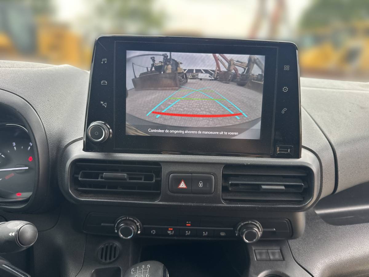 Toyota ProAce Toyota ProAce City 1.2T 110 PK **Benzine** L1 Navigatie Climate control Camera Carplay Cruise control Parkeersensoren v+a Gasoline Benzin