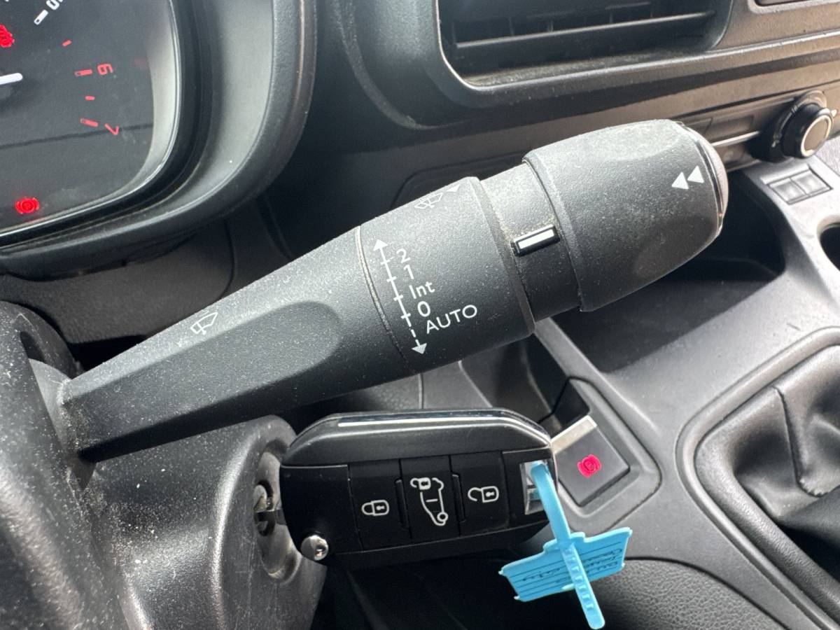 Toyota ProAce Toyota ProAce City 1.2T 110 PK **Benzine** L1 Navigatie Climate control Camera Carplay Cruise control Parkeersensoren v+a Gasoline Benzin
