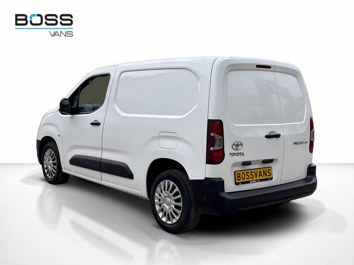 Toyota ProAce Toyota ProAce City 1.2T 110 PK **Benzine** L1 Navigatie Climate control Camera Carplay Cruise control Parkeersensoren v+a Gasoline Benzin