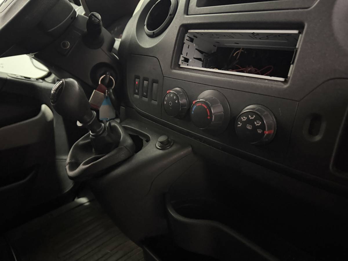 Renault Master Renault Master T35 2.3 dCi L4H3 – Dubbel lucht – Koel wagen