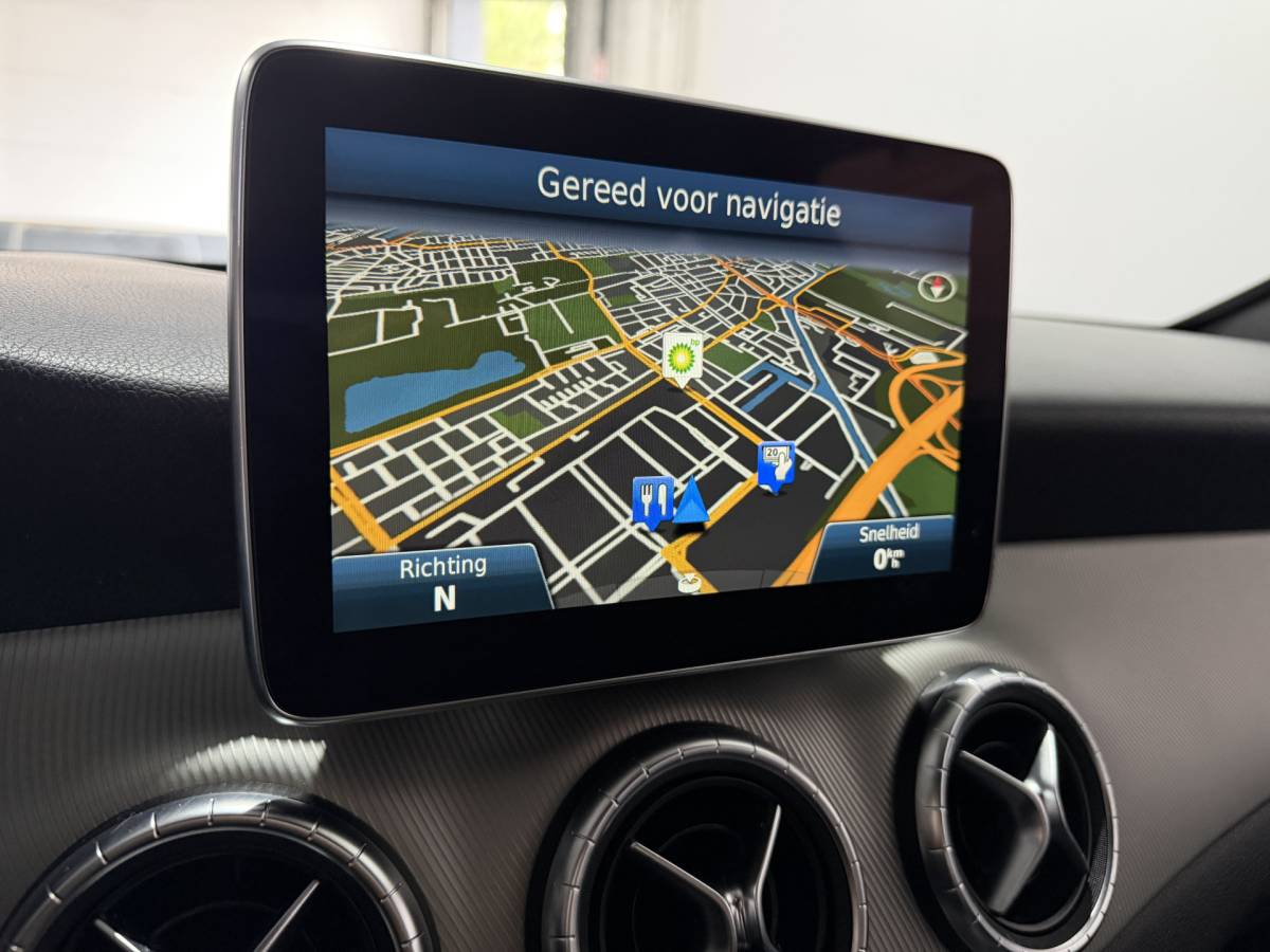Mercedes-Benz CLA Mercedes-Benz CLA-klasse 180 Ambition – Navi / Bluetooth / PDC