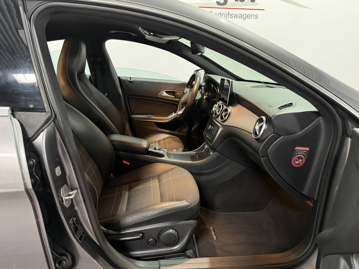 Mercedes-Benz CLA Mercedes-Benz CLA-klasse 180 Ambition – Navi / Bluetooth / PDC
