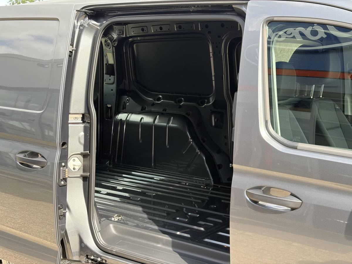 Ford Transit Connect Ford Transit Connect 1.5 EcoBoost PHEV L2 Trend 150pk | Laadschot met ruit | Ruiten in achterdeuren | Verwarmde Voorstoelen