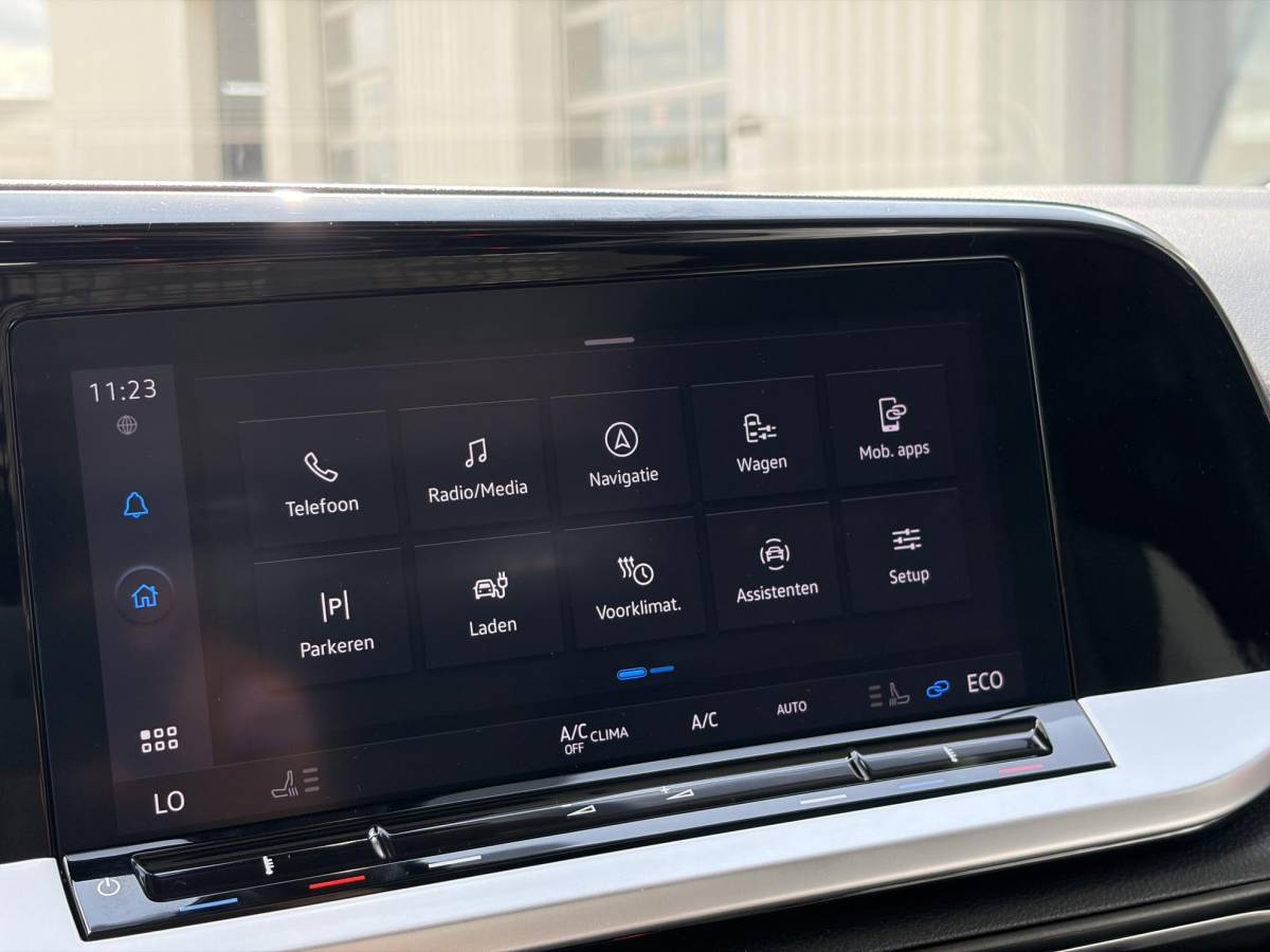 Ford Transit Connect Ford Transit Connect 1.5 EcoBoost PHEV L2 Trend 150pk | Laadschot met ruit | Ruiten in achterdeuren | Verwarmde Voorstoelen
