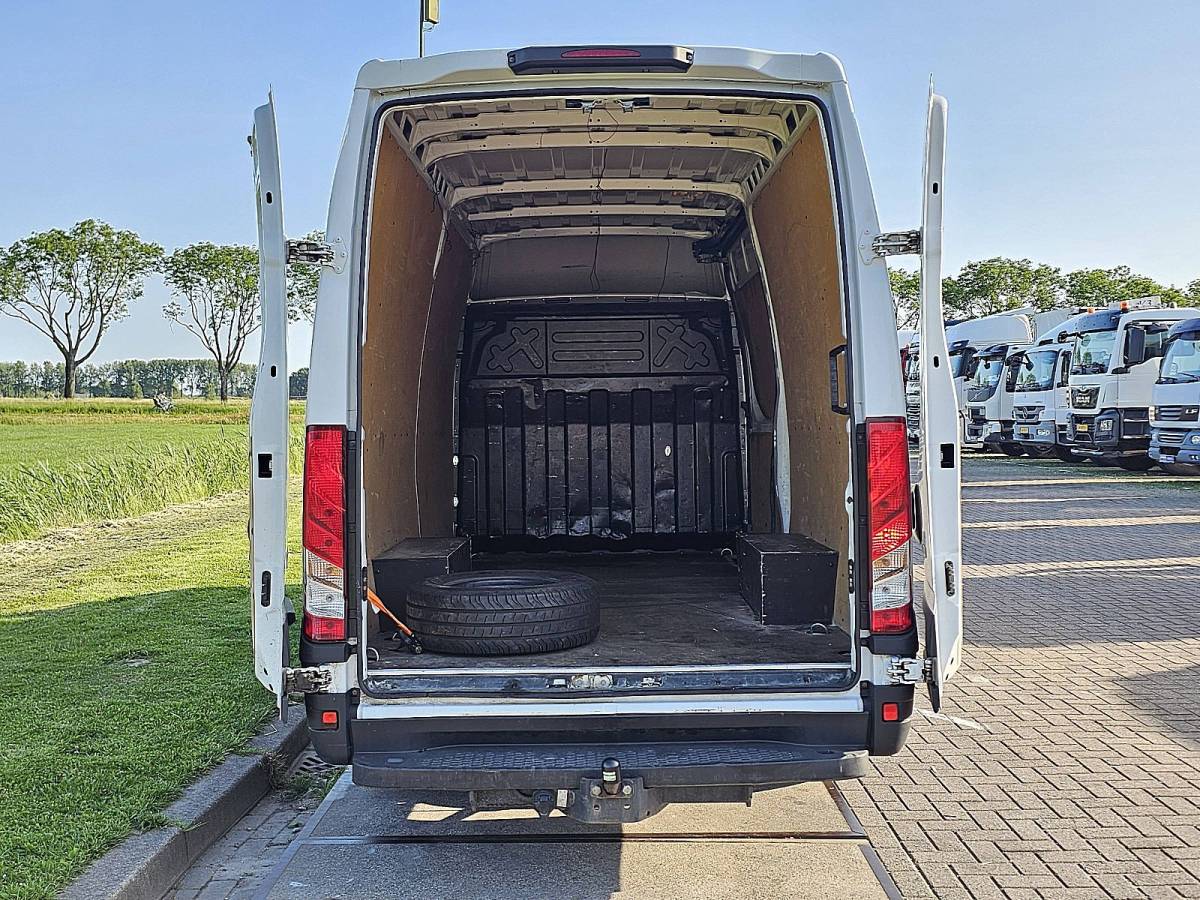 Iveco Daily IVECO DAILY 35S14 l2h2 airco trekhaak