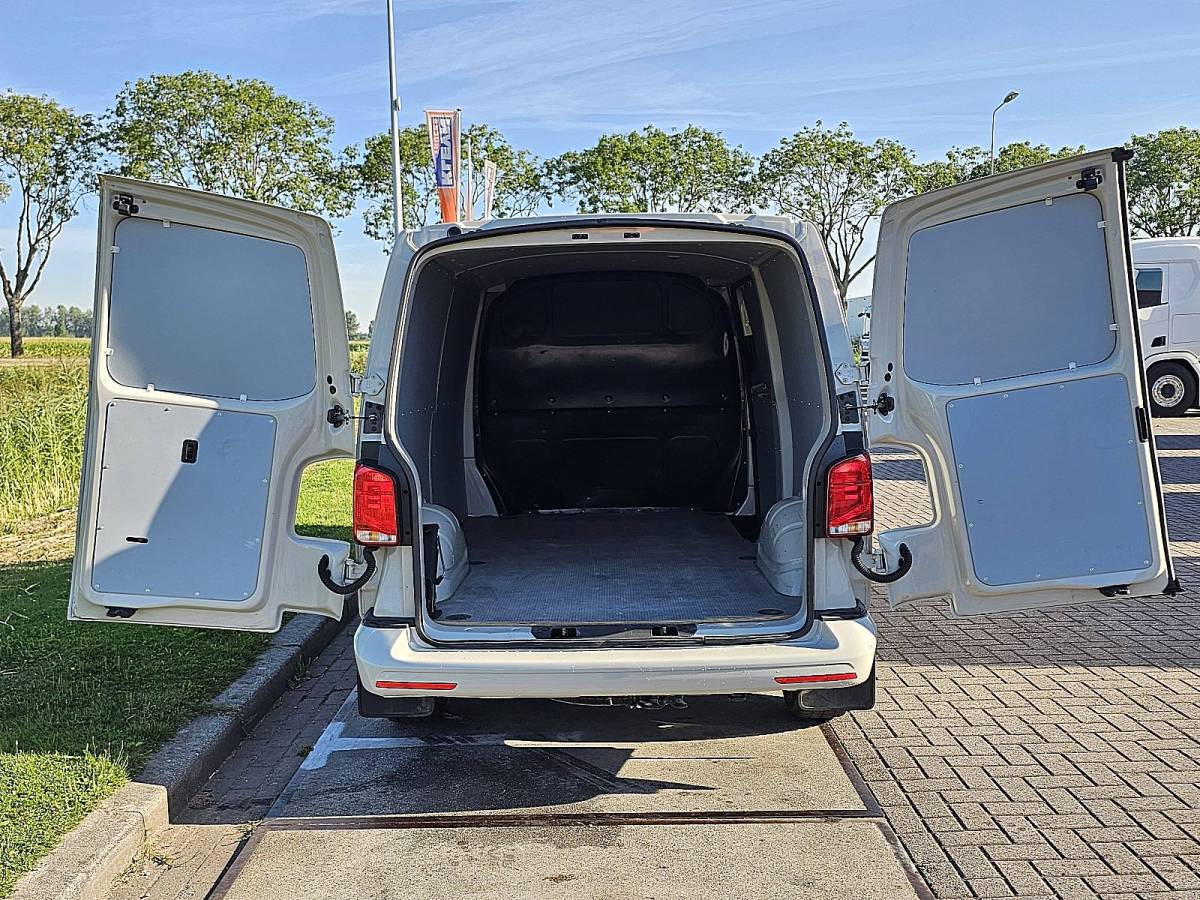 Volkswagen Transporter VOLKSWAGEN TRANSPORTER 2.0 TDI t6.1 150pk l2h1 autm